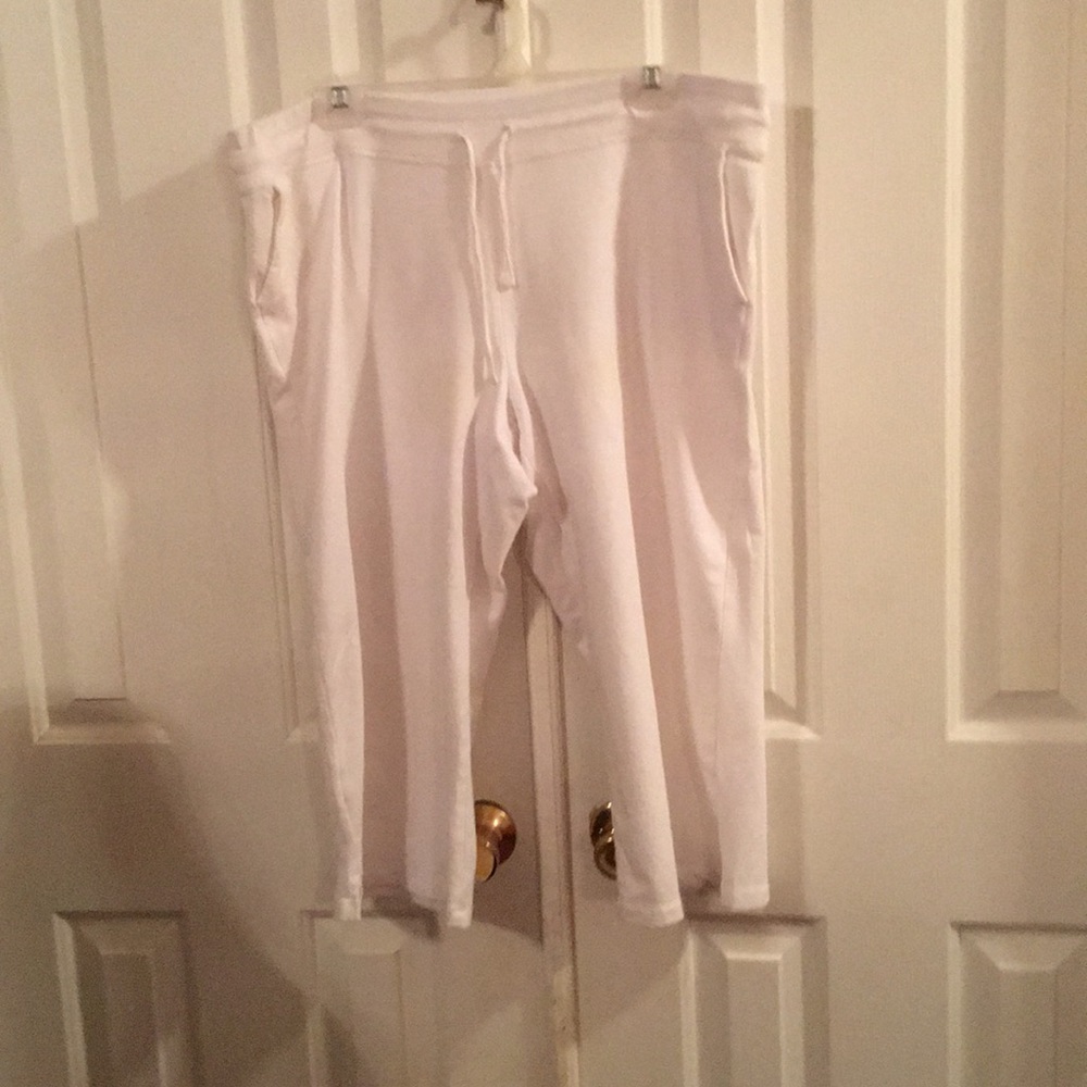 Solid white capris